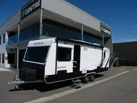 Leisure Line - Quartz - 724 SE - Walk Around Bed
